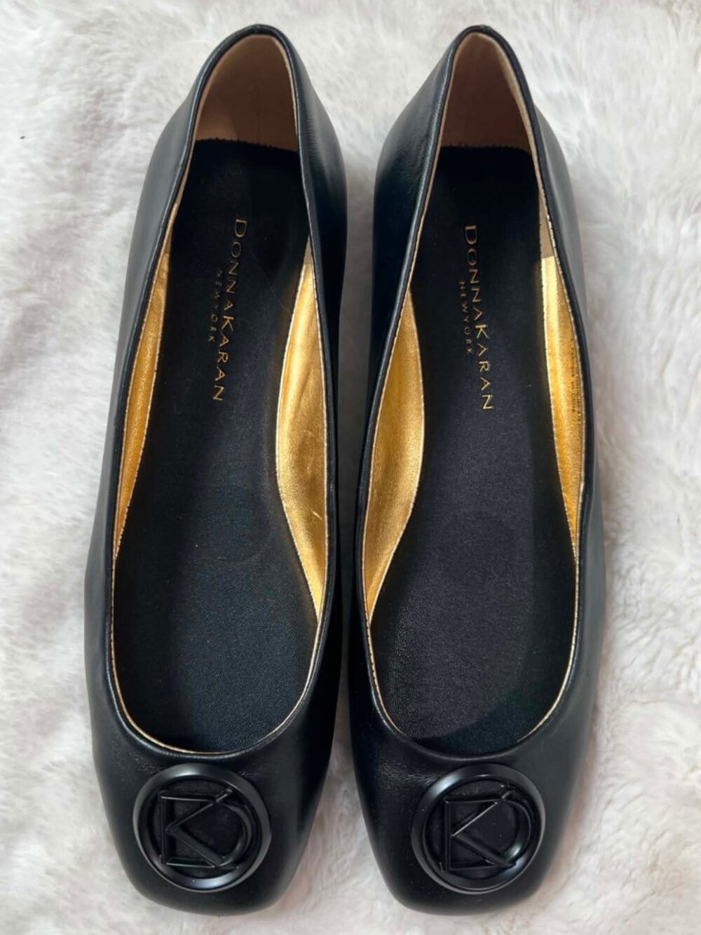 Donna Karan Kylee ballet flats in smooth black leather, size 7